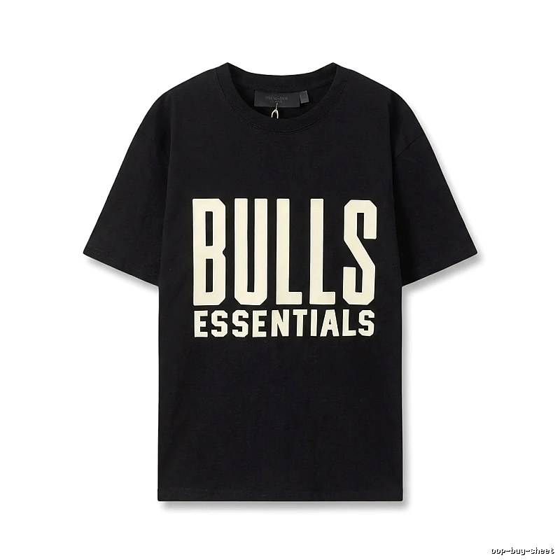 ESSENTIALS Bulls-style black T-shirt