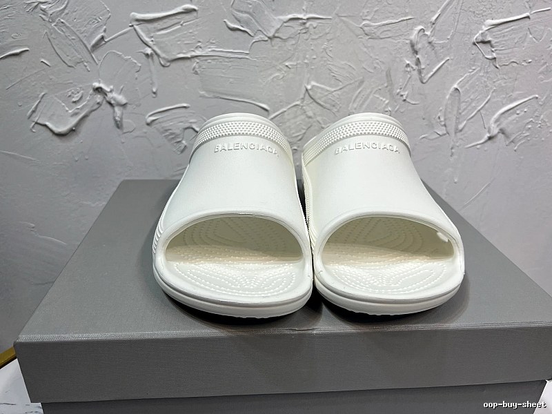 White Slide Sandals with White Open-toe Slide Shape for Streetwear Looks